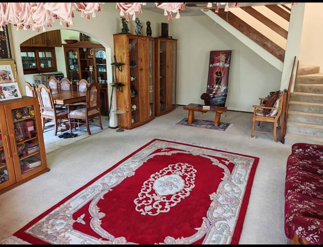 4 BEDROOM HOUSE FOR SALE IN CHILTERN HILLS